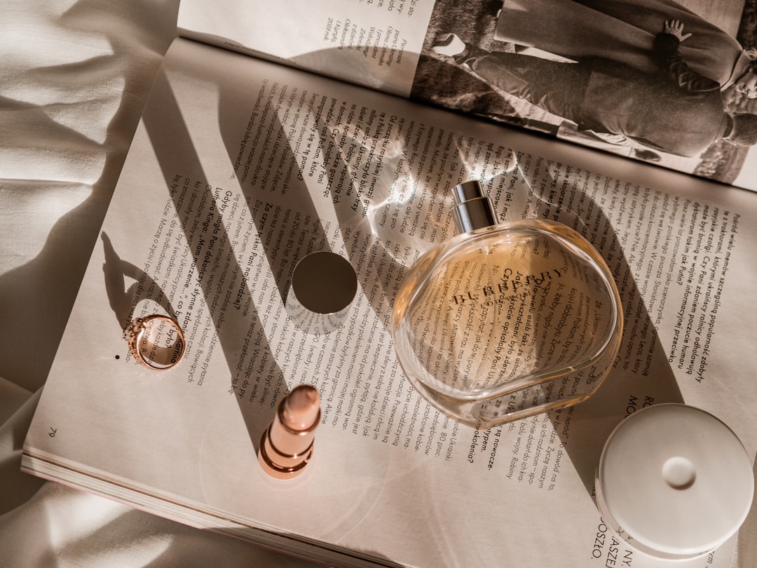 A Modern High End Clean Image Depicting A Financial Advisor Discussing Savings Account Options Wit